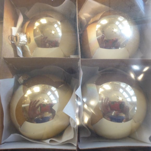 Classic 16 Piece Set Hand Blown European 6cm Glass Ornaments - Made in Poland - Picture 3 of 3